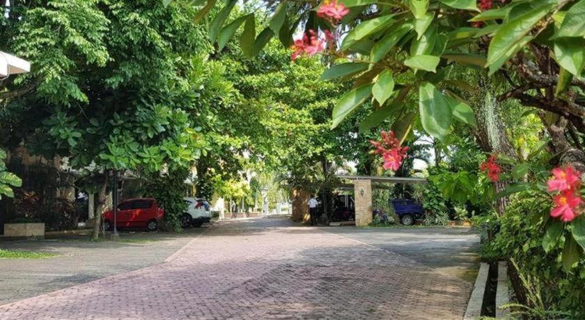 Hotel Sulawesi Jembel Extérieur photo